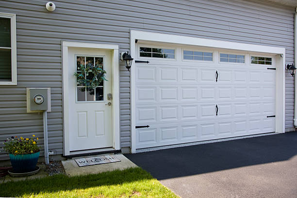 24/7 Emergency Garage Door Panel Replacement experts in Mount Pleasant, IA
